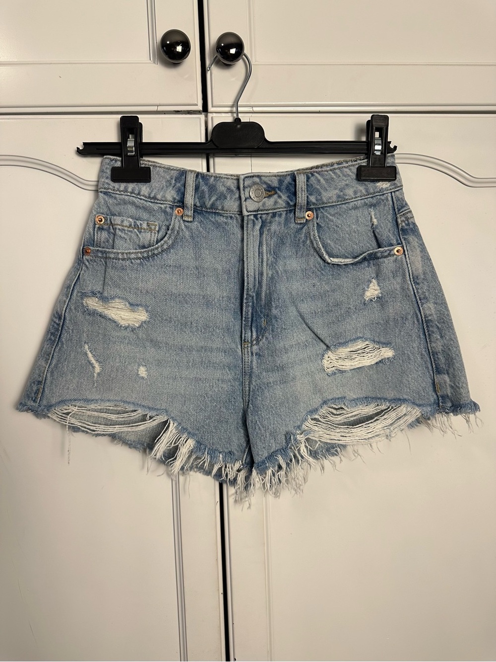 Garage Denim Festival Distressed Jean Shorts Ladies 01 / 25